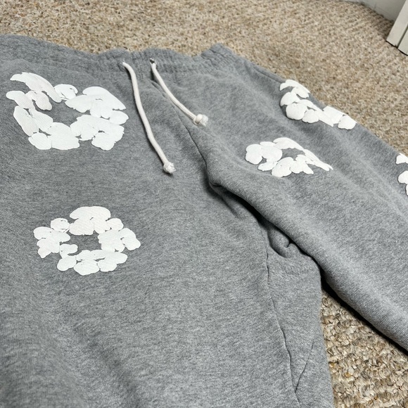 Denim Tears Cotton Wreath Sweatpants Grey - Picture 2 of 4